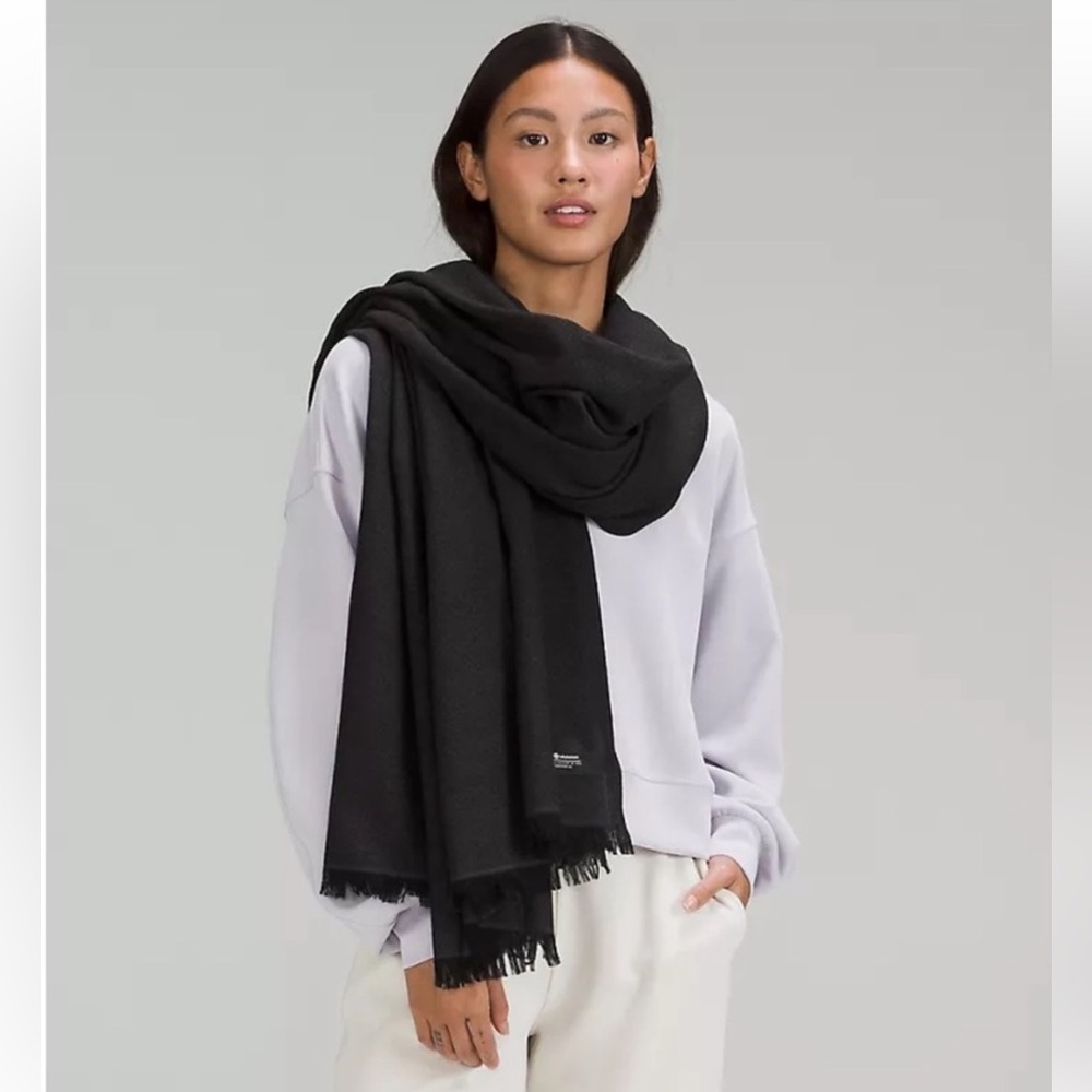 Lululemon Woven Wool Scarf, Black Oversized Wrap, Travel Lightweight Black/Grey